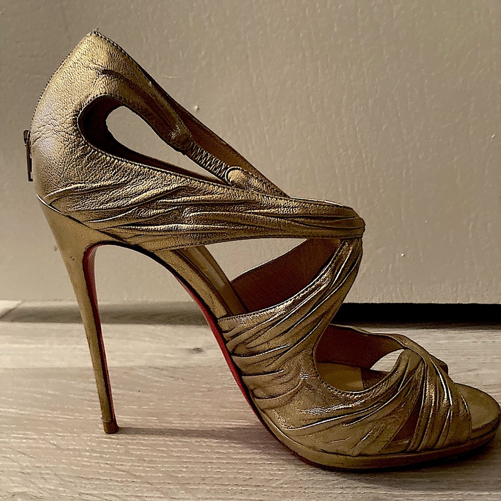 Christian Louboutin ‘Goldie’ Size 39